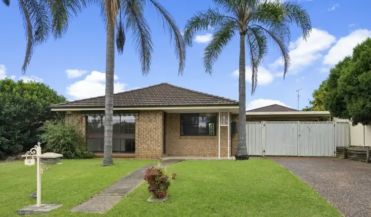 19 Hamlet Crescent, Rosemeadow NSW 2560