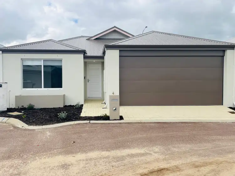 10/11 PIARA DRIVE, Piara Waters WA 6112