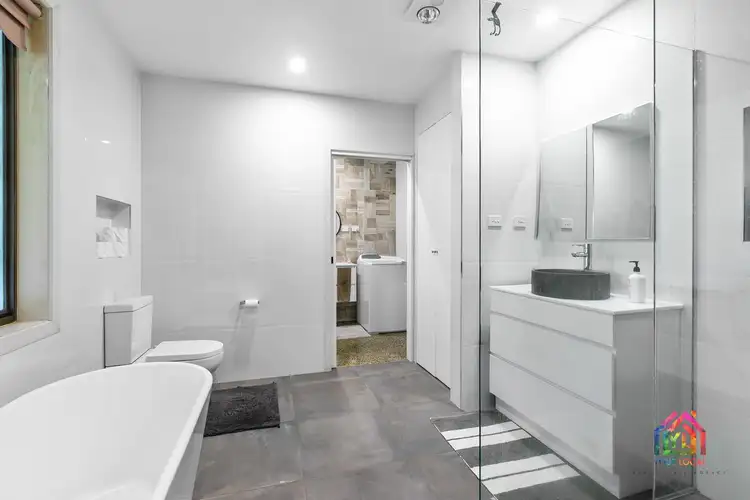 7 CAPRI COURT, Deer Park VIC 3023