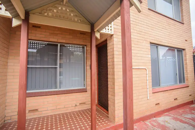 3/5 Leicester Street