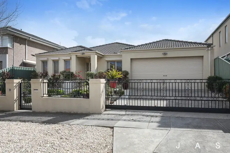 38 St Andrews Drive, Sunshine North VIC 3020