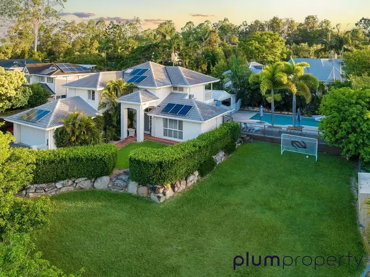 8 Blackbutt Place, Brookfield QLD 4069