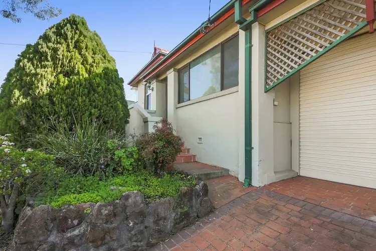 1/2 Napier Street, Mays Hill NSW 2145