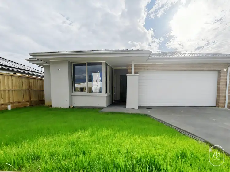 18 Codrington Street, Melton South VIC 3338
