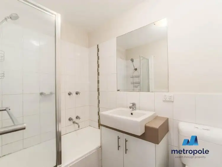 Fifth view of Homely apartment listing, 6/12 St James Road, Armadale VIC 3143