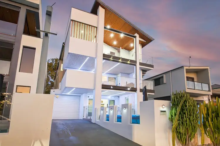 13 Pinnaroo Street, Hope Island QLD 4212