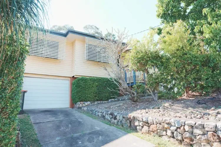 96 Pareena Crescent, Mansfield QLD 4122