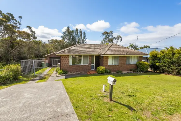 127 Cresthaven Avenue, Bateau Bay NSW 2261
