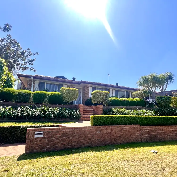 2 Shiel Place, St Andrews NSW 2566
