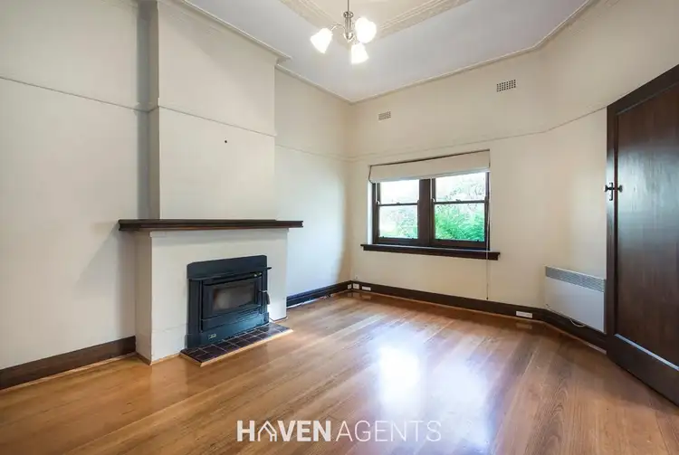 131 Oakleigh Rd, Carnegie VIC 3163