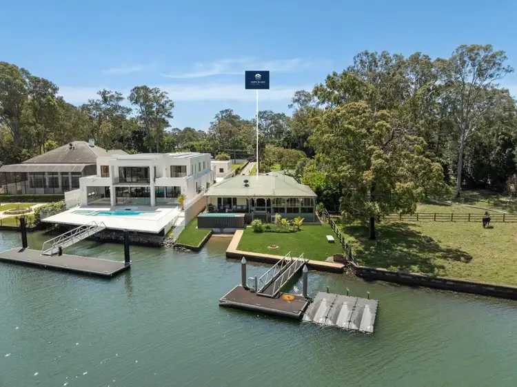 106 Crescent Avenue, Hope Island QLD 4212
