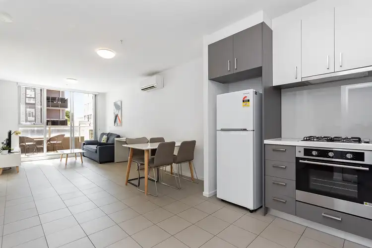 102/20 Poplar Street