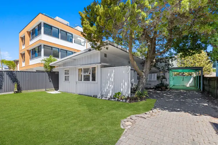 1/1902 Gold Coast Highway, Burleigh Heads QLD 4220