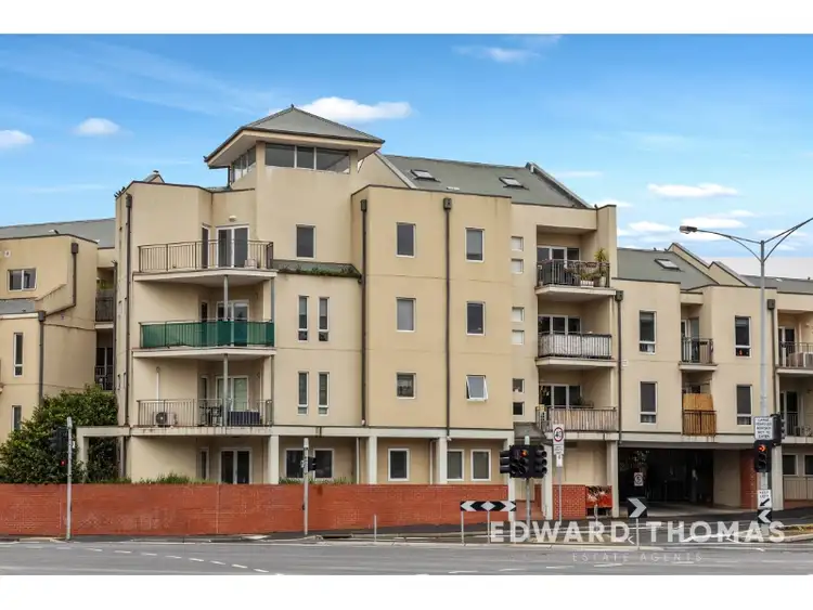 32/1 Gatehouse Drive, Kensington VIC 3031
