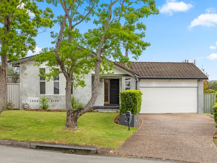 33 Premier Way, Bateau Bay NSW 2261