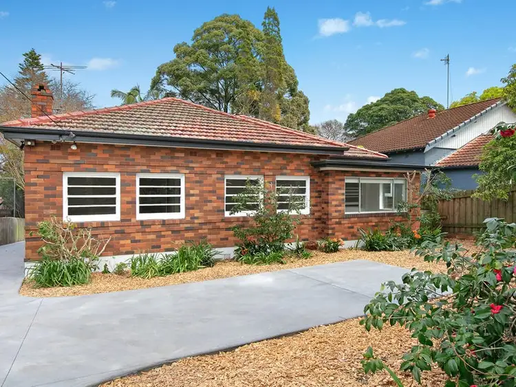 10 Strathallen Avenue, Northbridge NSW 2063