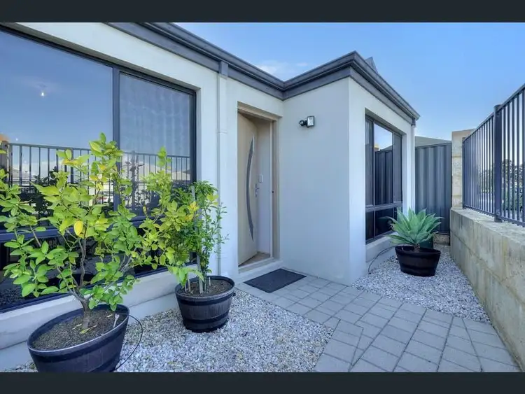 45 Featherflower Av, Dayton WA 6055