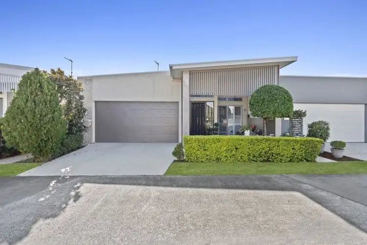 4/11 Grant Avenue, Hope Island QLD 4212