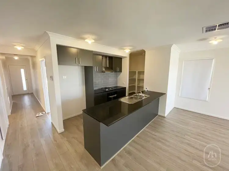 6 Kirner Road, Melton South VIC 3338