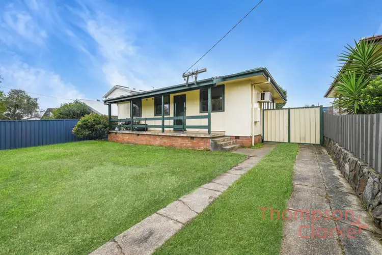 31 Duckenfield Avenue