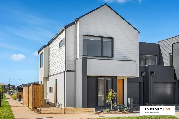 28 Adenmore Cct, Deanside VIC 3336