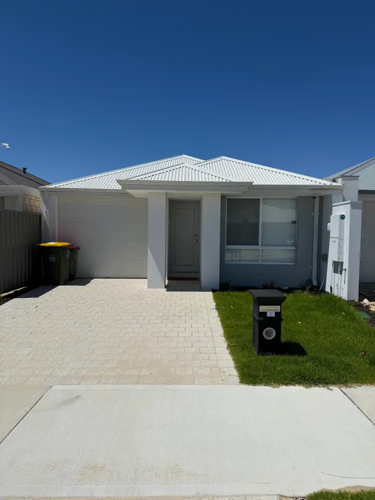 6b Gambier Gr, Eglinton WA 6034