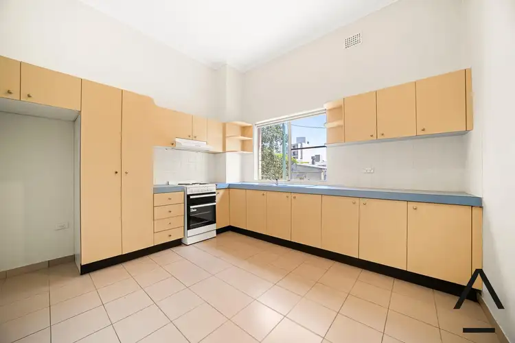 Top Floor 2/2 Grove Street, Marrickville NSW 2204