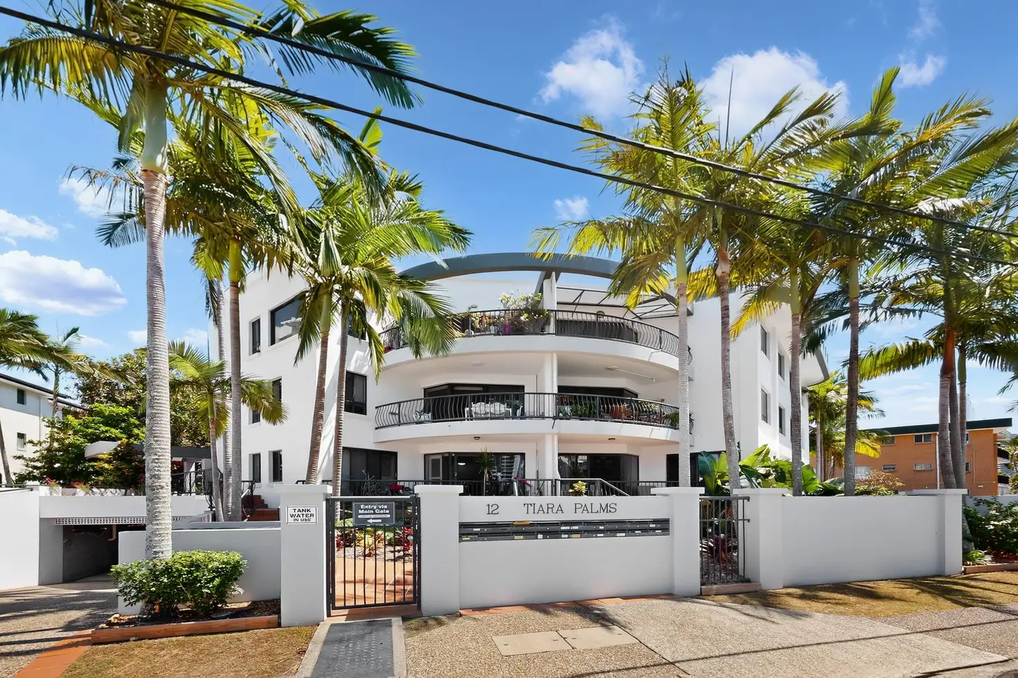 Main view of Homely unit listing, 4/10-16 Tarcoola Cres, Chevron Island QLD 4217