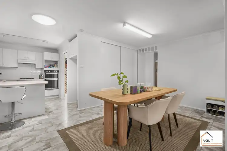 15 Dibbler Place, St Helens Park NSW 2560