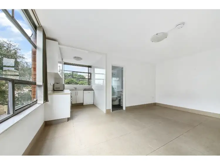 Third view of Homely unit listing, 6/10 Barncleuth Square, Elizabeth Bay NSW 2011