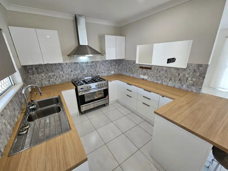 16 Monika Court, Rasmussen QLD 4815