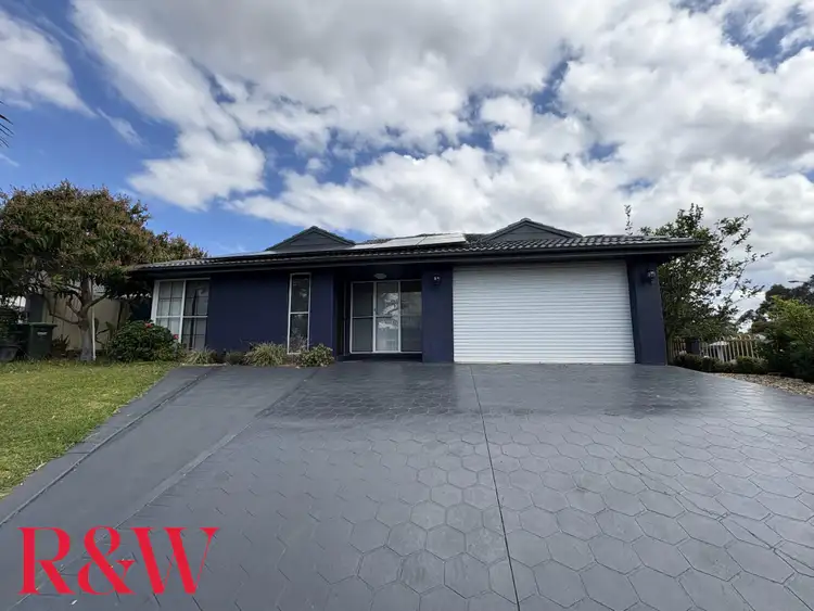 2 Ferdinand Place, Rosemeadow NSW 2560