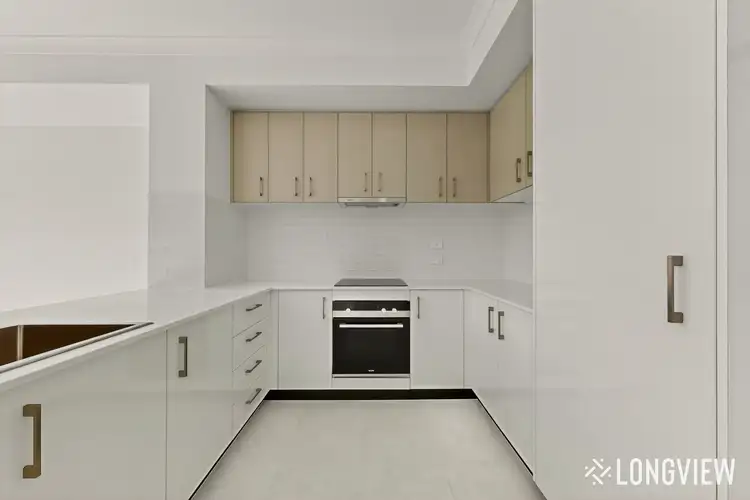 18 Noble Mews, Clyde North VIC 3978