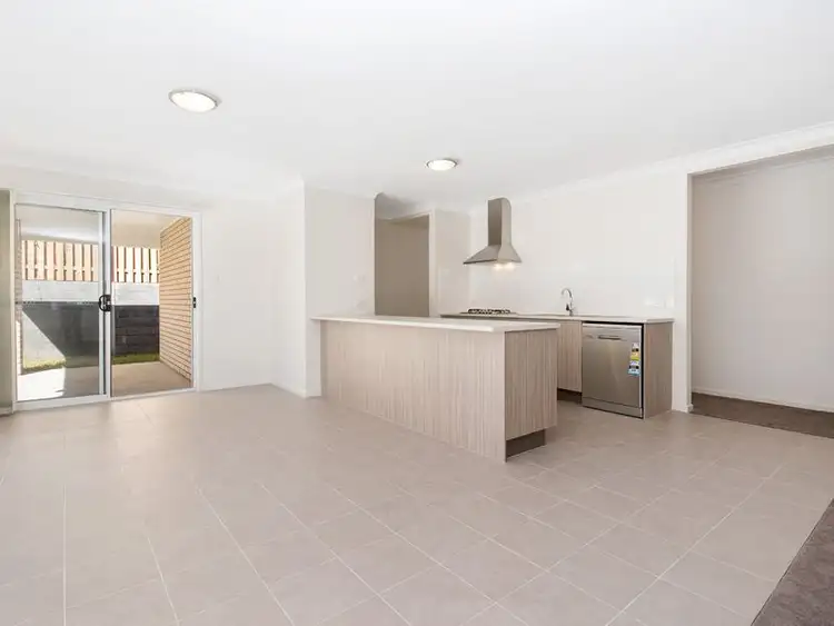 1 April Crescent, Bridgeman Downs QLD 4035