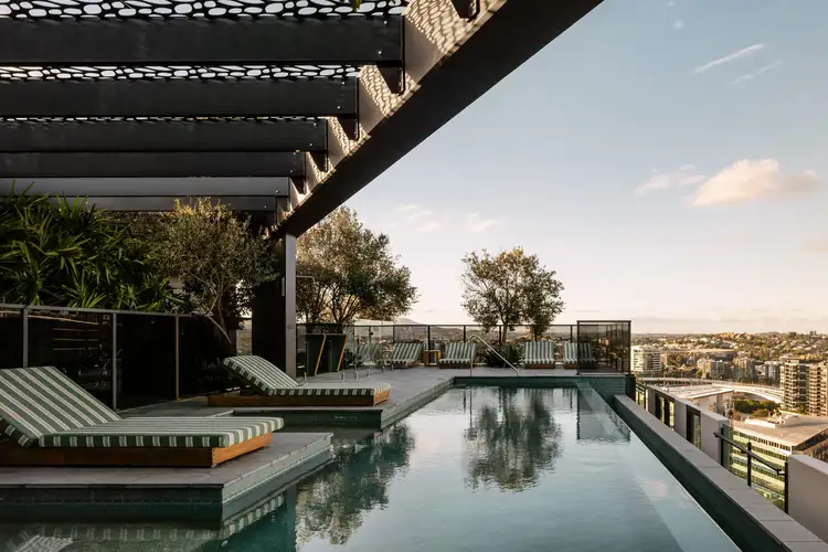 1002/4 Edmondstone Street, South Brisbane QLD 4101