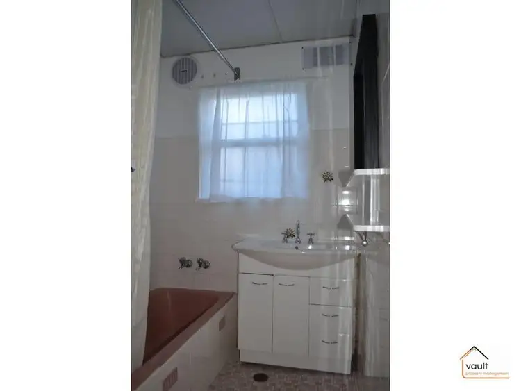 Fourth view of Homely flat listing, 2/4 Taylor Close, Miranda NSW 2228