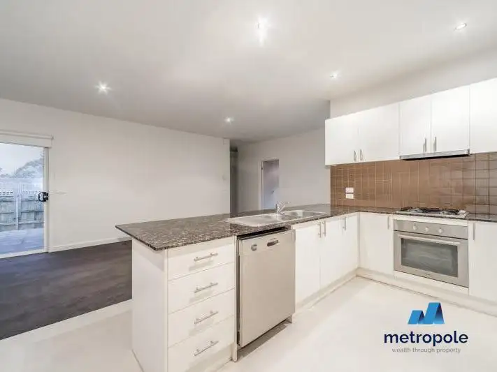 Third view of Homely townhouse listing, 2/6 Howard Avenue, Mount Waverley VIC 3149