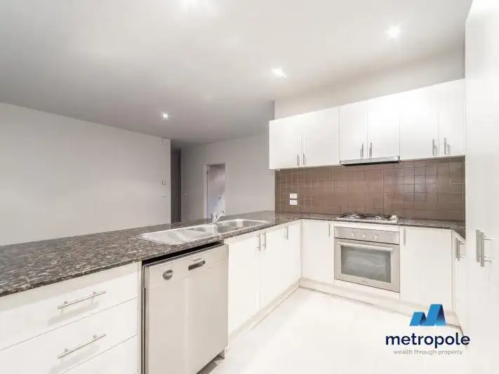 Fourth view of Homely townhouse listing, 2/6 Howard Avenue, Mount Waverley VIC 3149