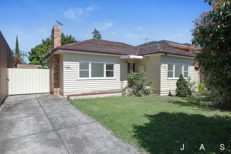 27 Maidstone Street, Altona VIC 3018