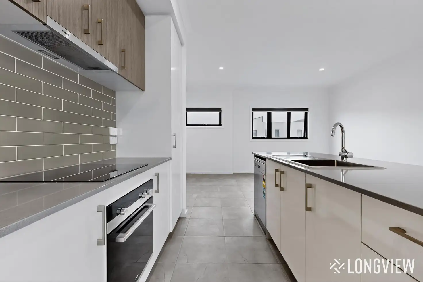 Main view of Homely townhouse listing, 6 Noble Mews, Clyde North VIC 3978