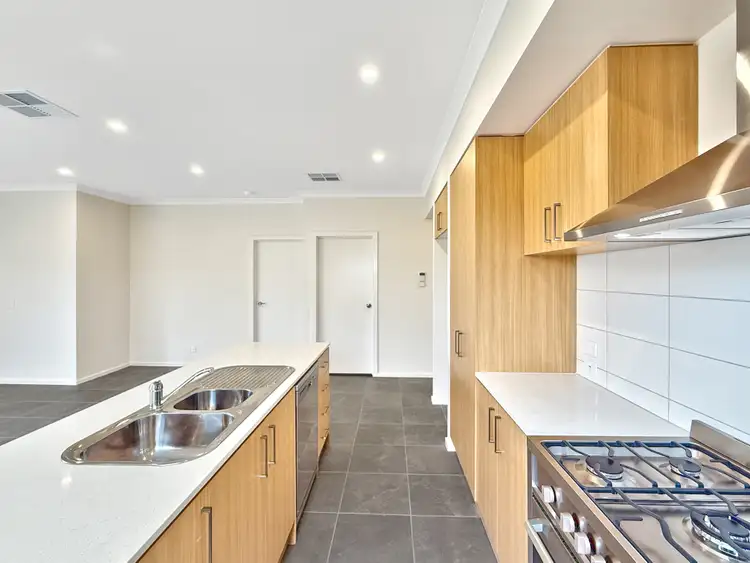 Fourth view of Homely house listing, 10 Raluana Road, Eynesbury VIC 3338