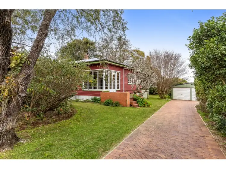 83 Mackenzie Street, Mount Lofty QLD 4350