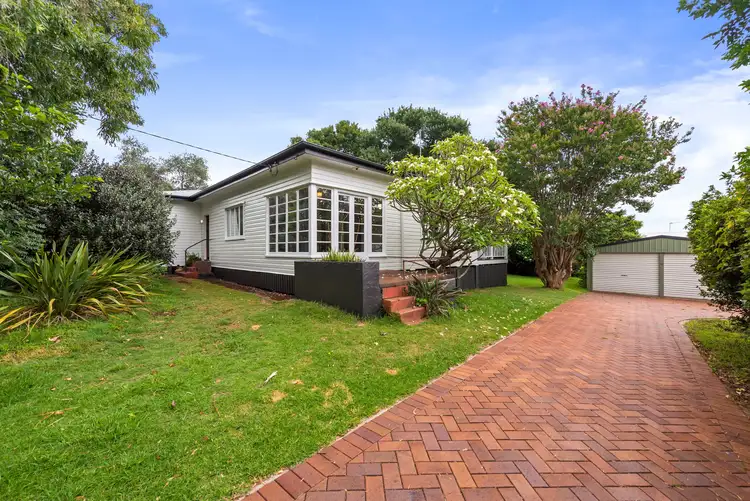 83 Mackenzie Street, Mount Lofty QLD 4350
