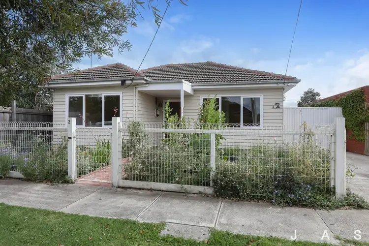 2 Burns Street, Maidstone VIC 3012