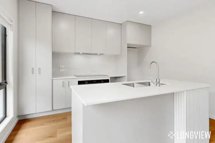 32 Swansea Road, Manor Lakes VIC 3024