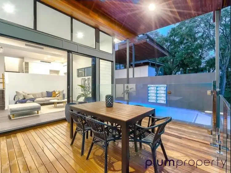 12 Ironside Street, St Lucia QLD 4067