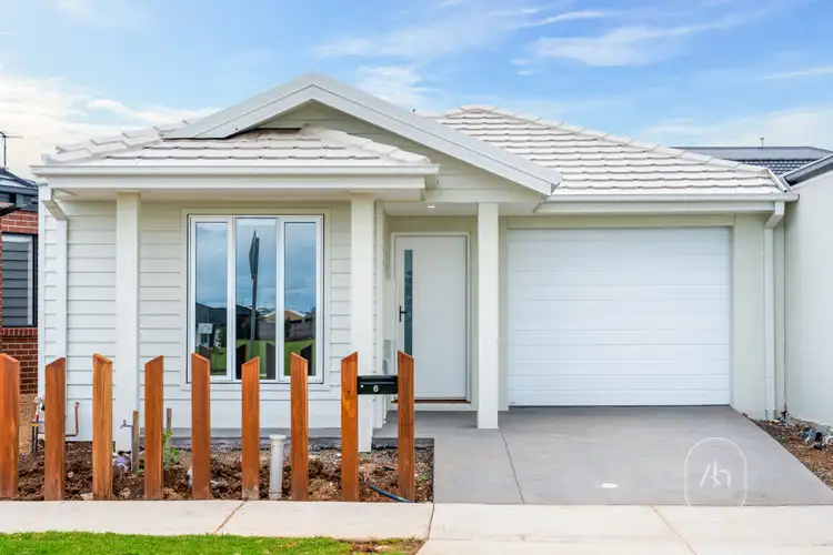 6 Dryden Avenue, Manor Lakes VIC 3024
