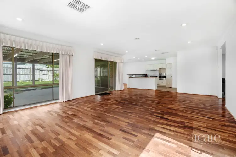 51 Josephine Avenue, Cranbourne North VIC 3977