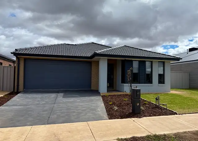 17 Ambridge Ave, Benalla VIC 3672