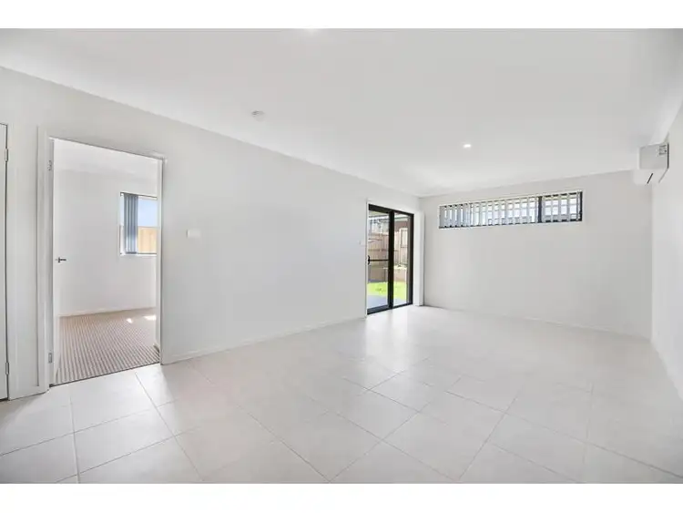 Fourth view of Homely semi-detached listing, 10 Tumpoa, Fletcher NSW 2287